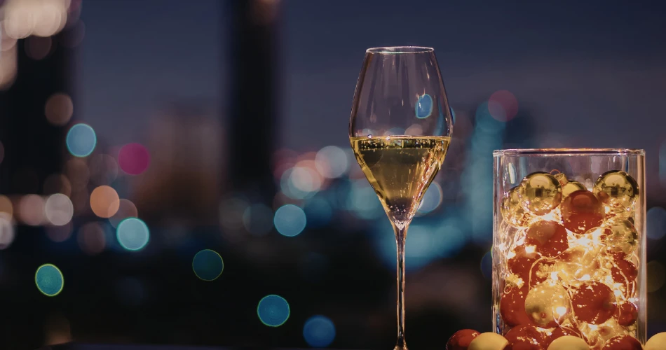 Best Nightlife in Monterey: Top Bars, Live Music & Evening Entertainment