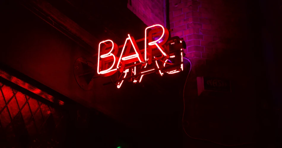 Best Nightlife in Monterey: Top Bars, Live Music & Evening Entertainment